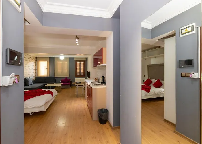 Aparthotel Taksim Full House 3*